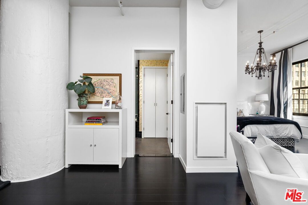 1645 N Vine St Unit: 605