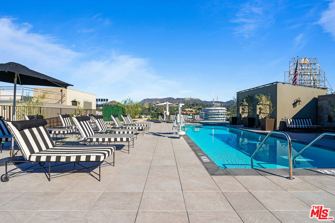 1645 N Vine St Unit: 605