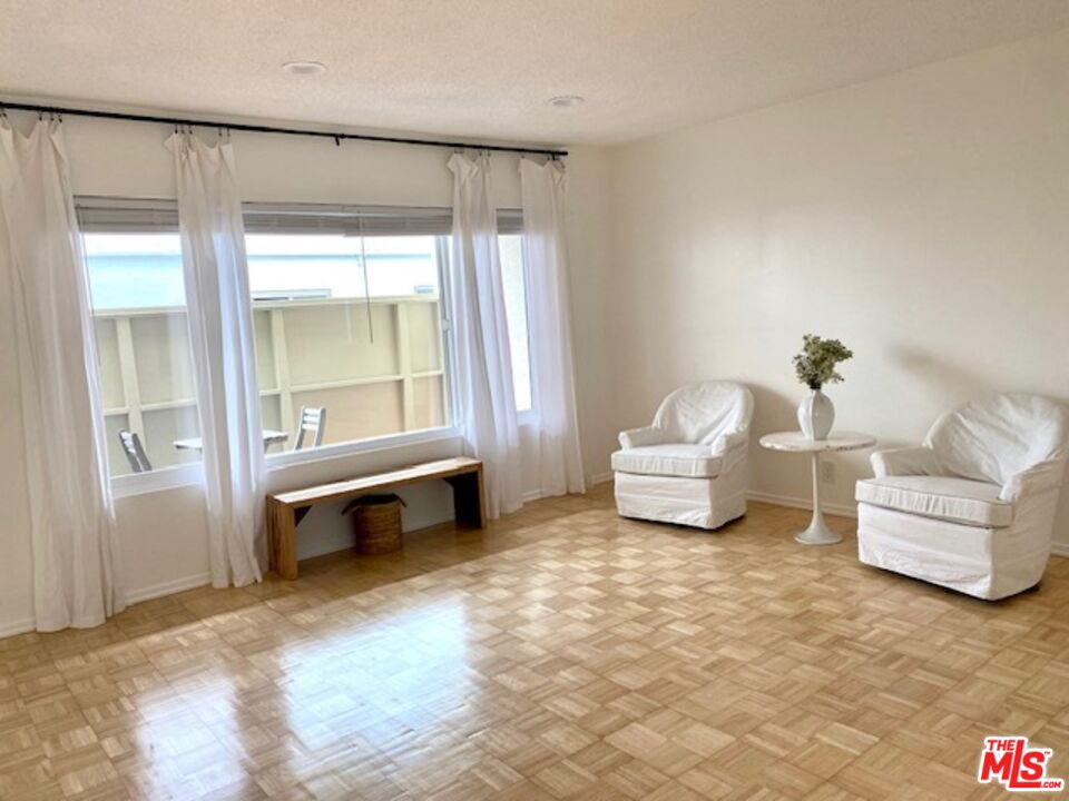 1010 21st St Unit: 2