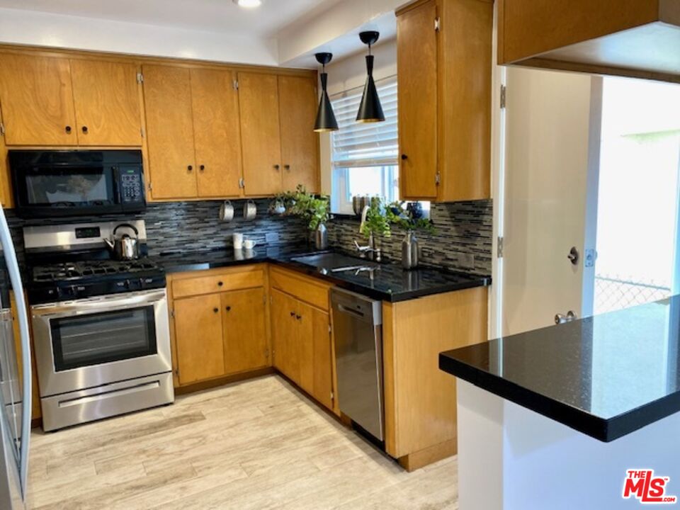 1010 21st St Unit: 2