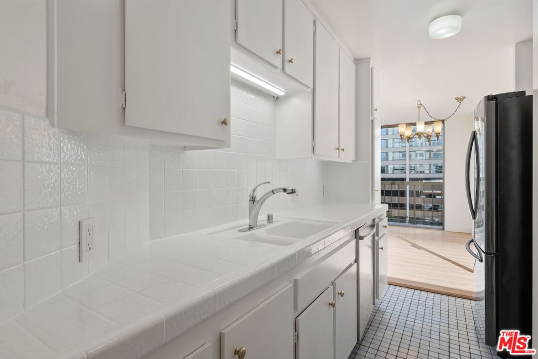 10747 Wilshire Blvd Unit: 701