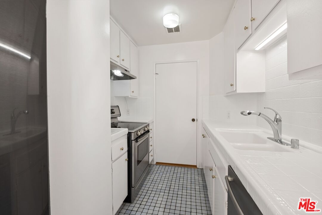 10747 Wilshire Blvd Unit: 701