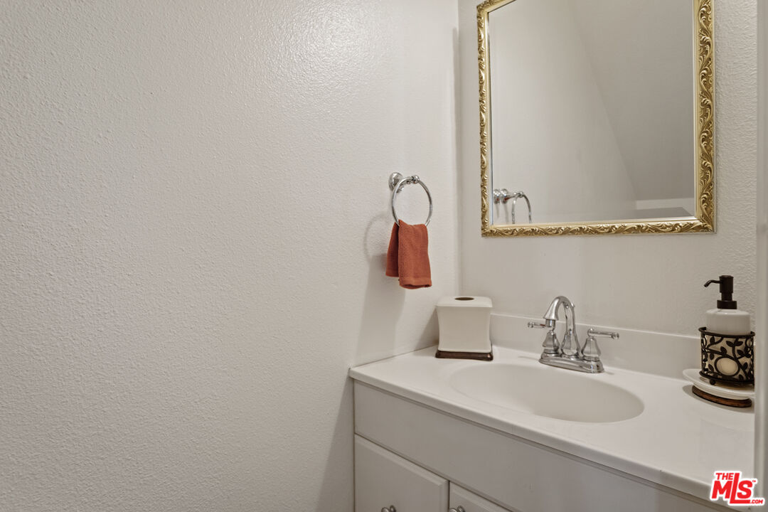 5720 Owensmouth Ave Unit: 152