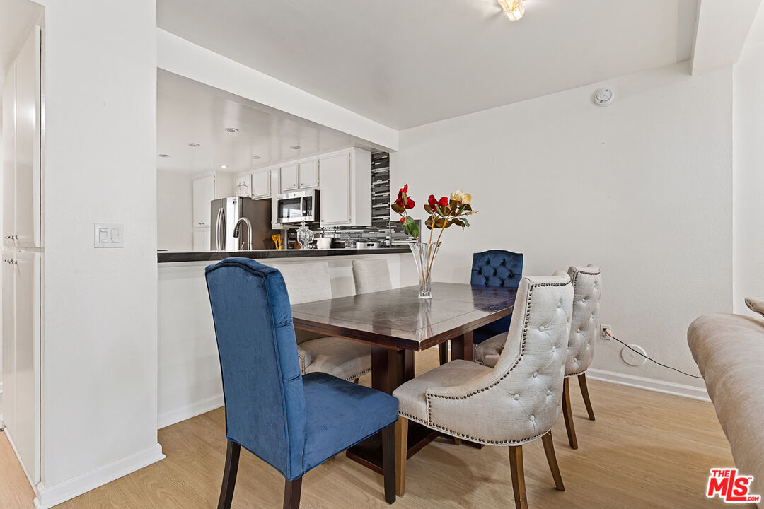 5720 Owensmouth Ave Unit: 152