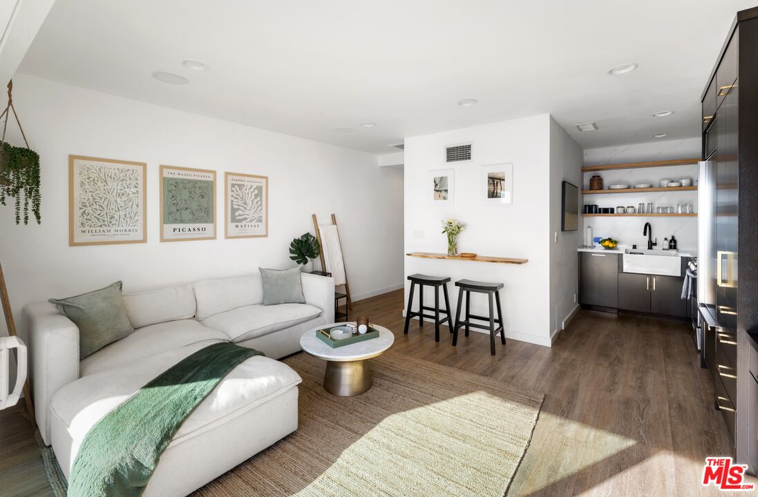 20638 Pacific Coast Hwy Unit: 00009-17