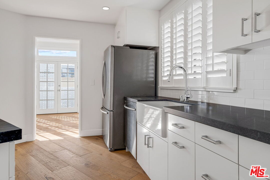 11845 Mayfield Ave Unit: 203