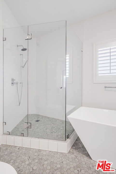 11845 Mayfield Ave Unit: 203