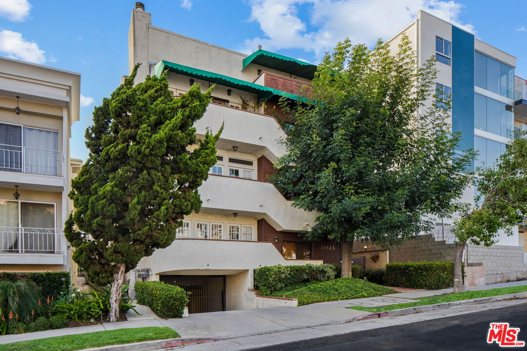 11845 Mayfield Ave Unit: 203