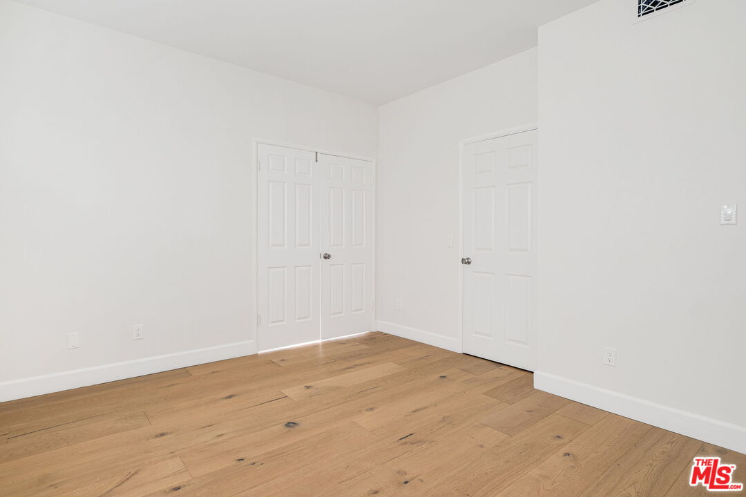 11845 Mayfield Ave Unit: 203