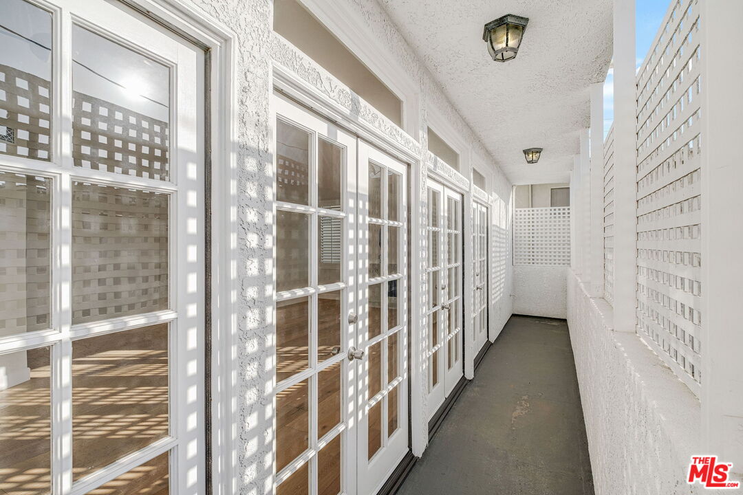 11845 Mayfield Ave Unit: 203