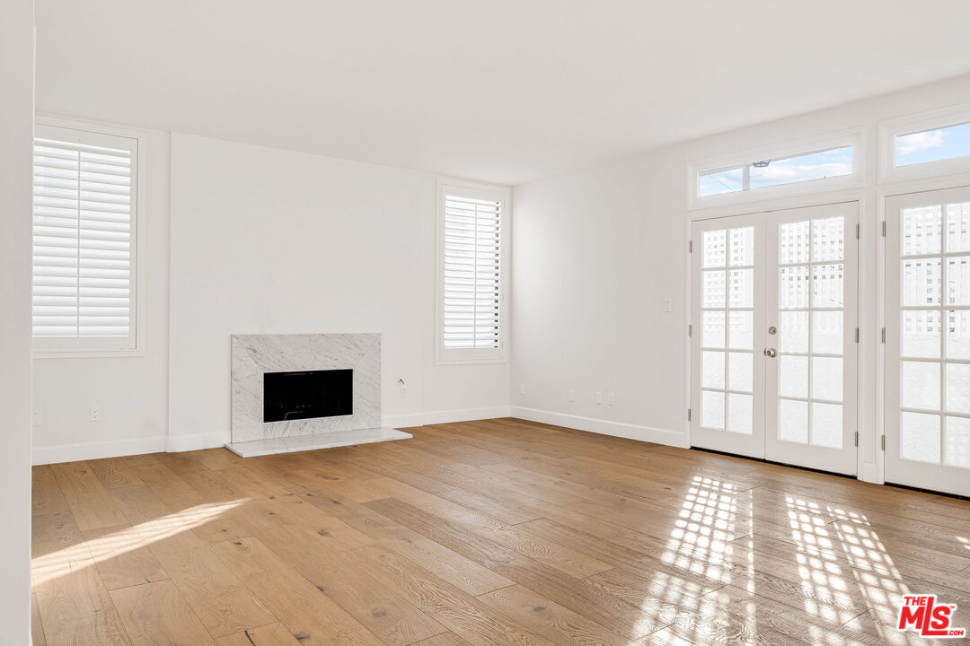 11845 Mayfield Ave Unit: 203