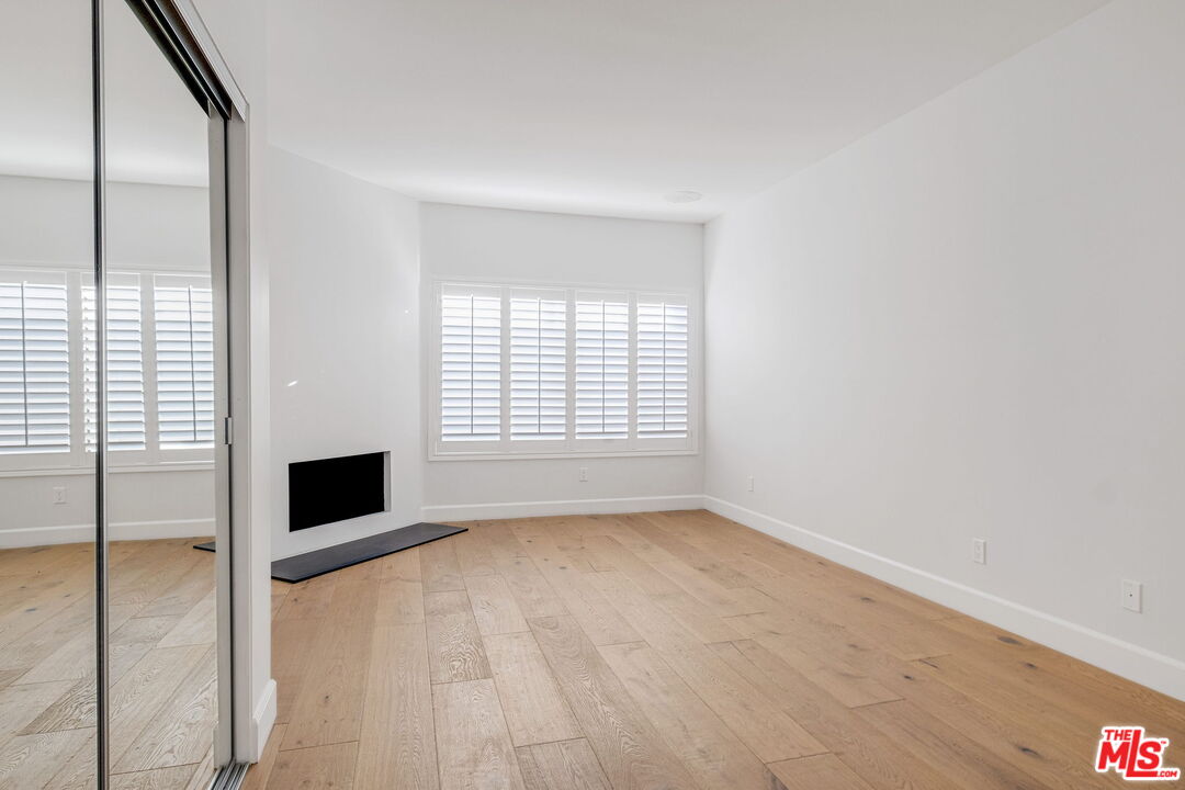 11845 Mayfield Ave Unit: 203