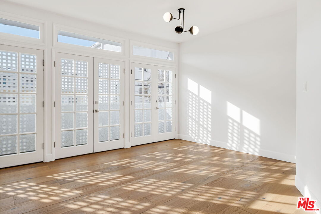 11845 Mayfield Ave Unit: 203