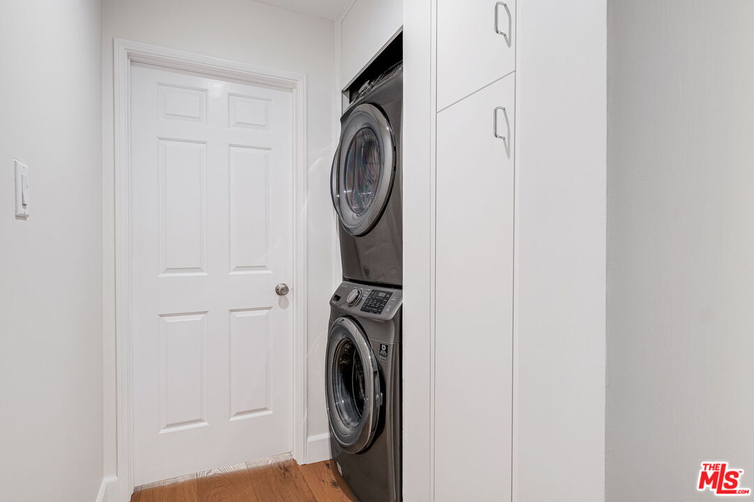 11845 Mayfield Ave Unit: 203