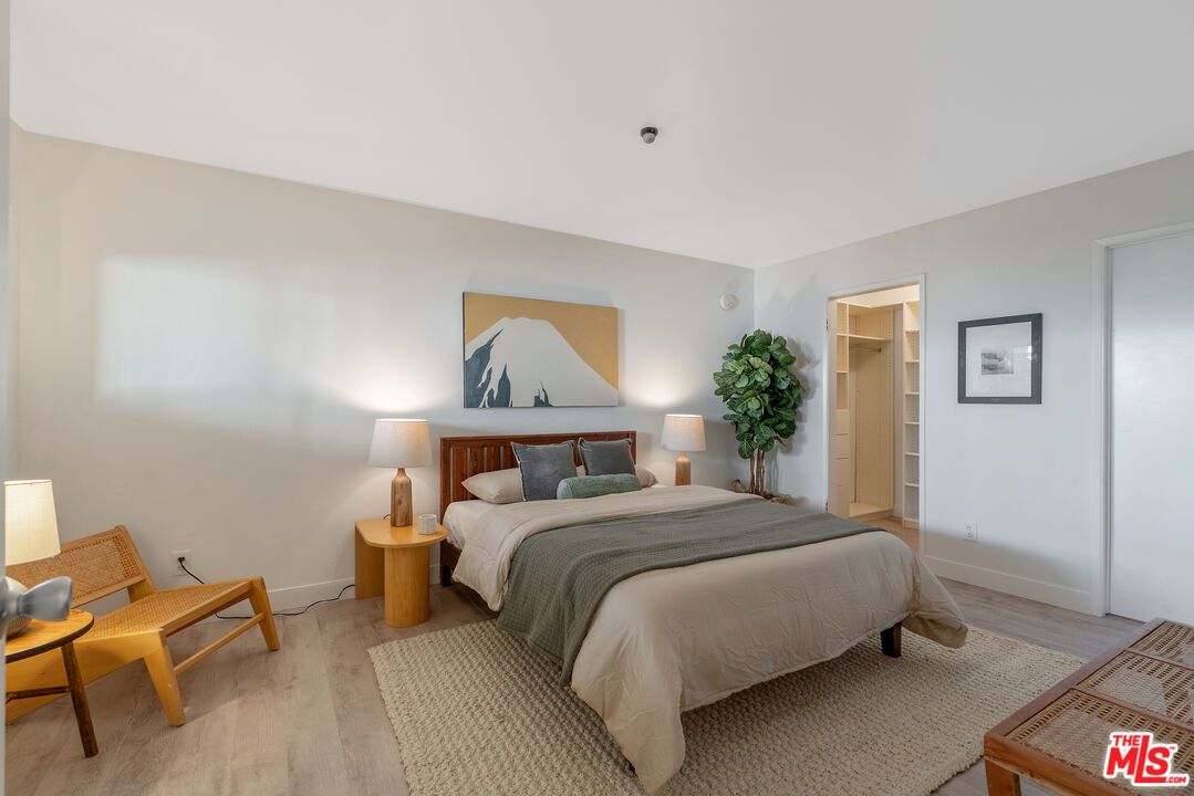 4900 Overland Ave Unit: 243