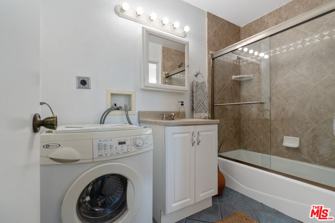 4900 Overland Ave Unit: 243