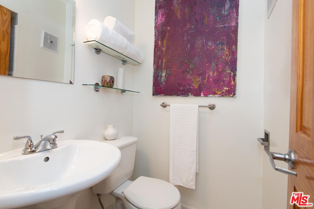 11670 W Sunset Blvd Unit: 108