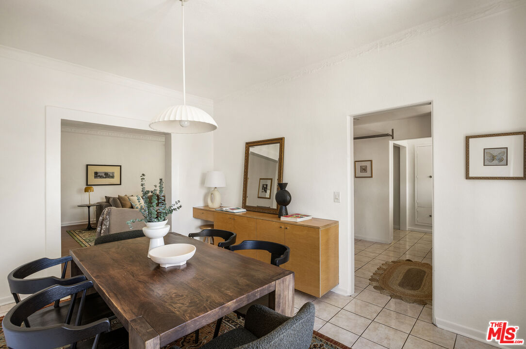 1147 S Westmoreland Ave Unit: 2