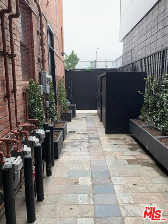 914 N Fairfax Ave Unit: 201