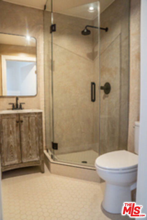 914 N Fairfax Ave Unit: 201