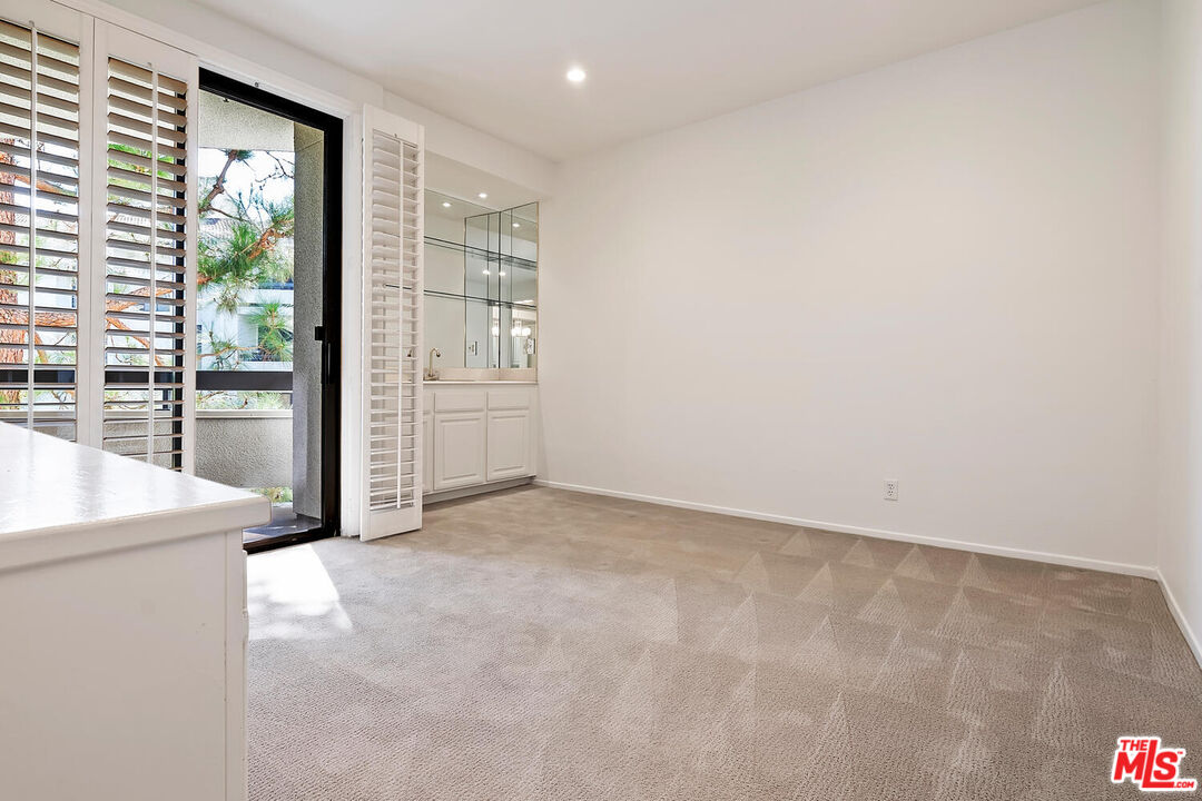 2131 Century Park Ln Unit: 307