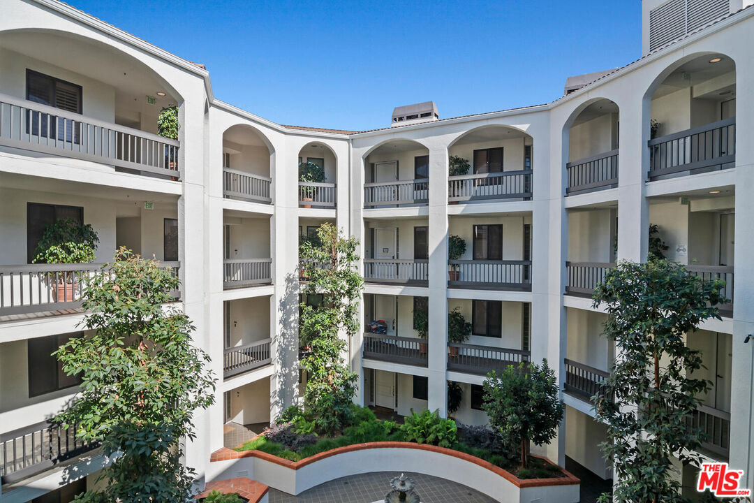 2131 Century Park Ln Unit: 307