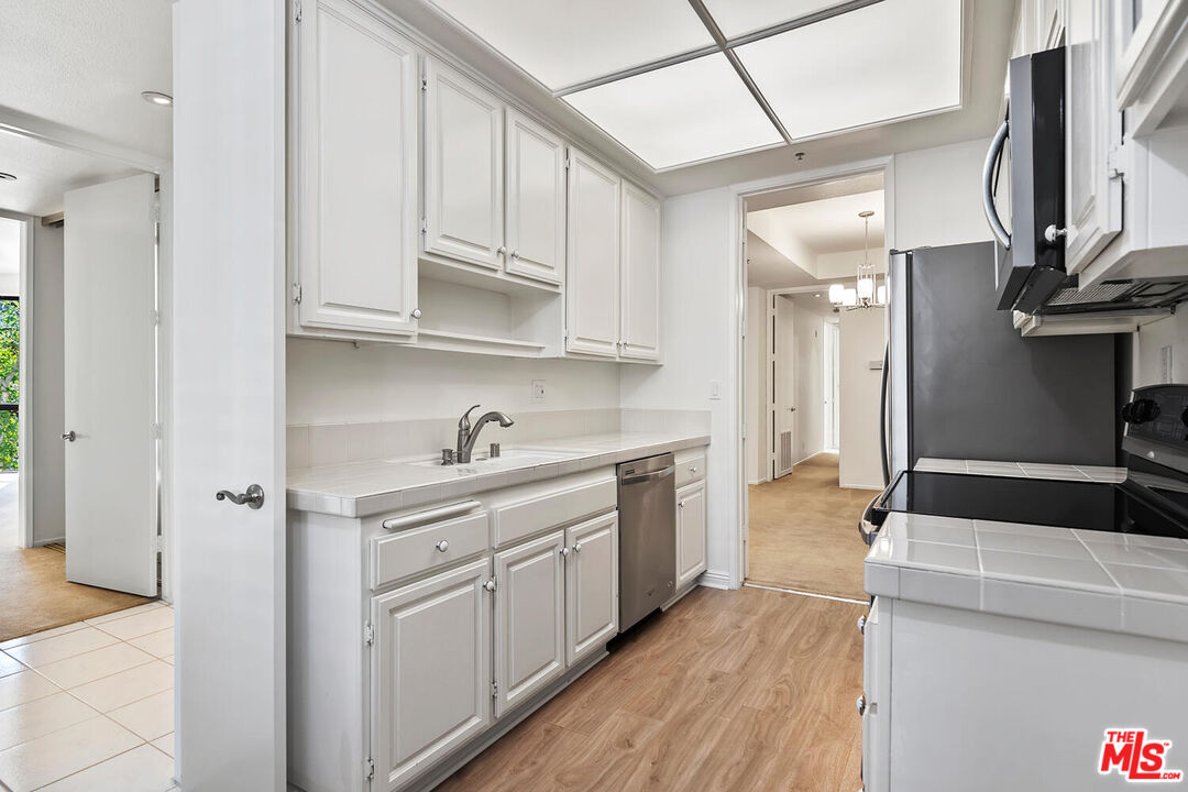 2131 Century Park Ln Unit: 307