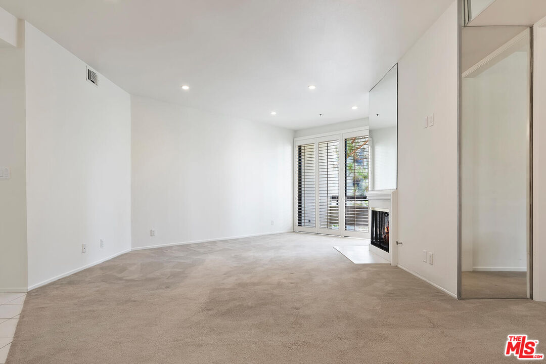 2131 Century Park Ln Unit: 307