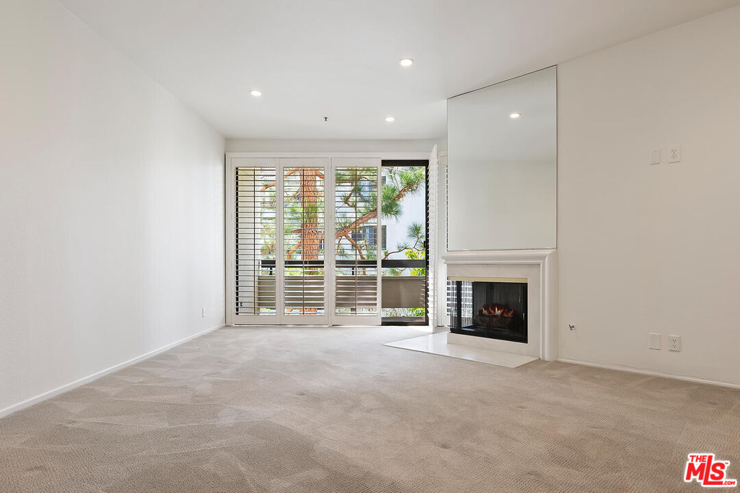 2131 Century Park Ln Unit: 307