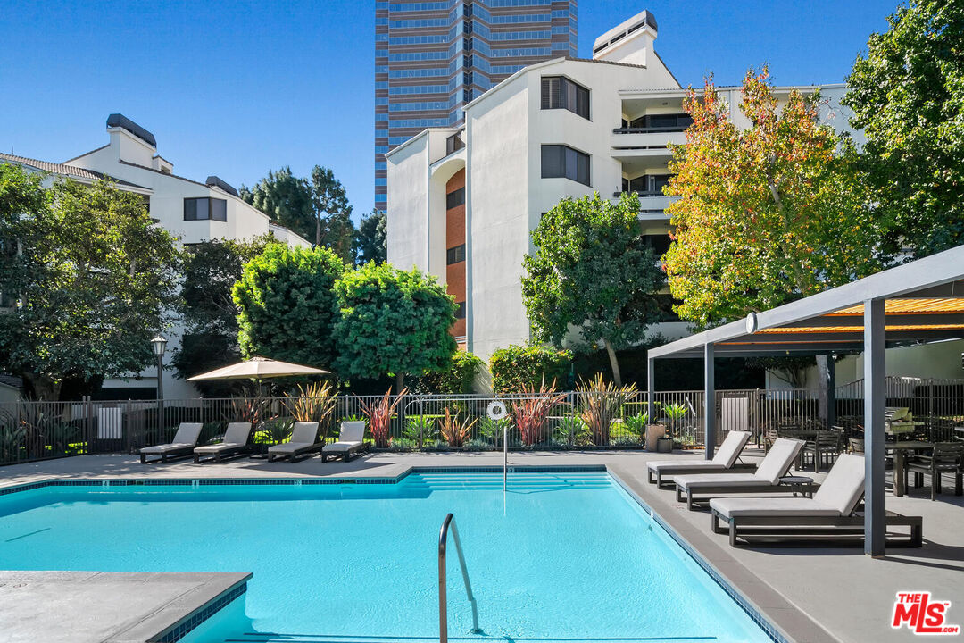 2131 Century Park Ln Unit: 307