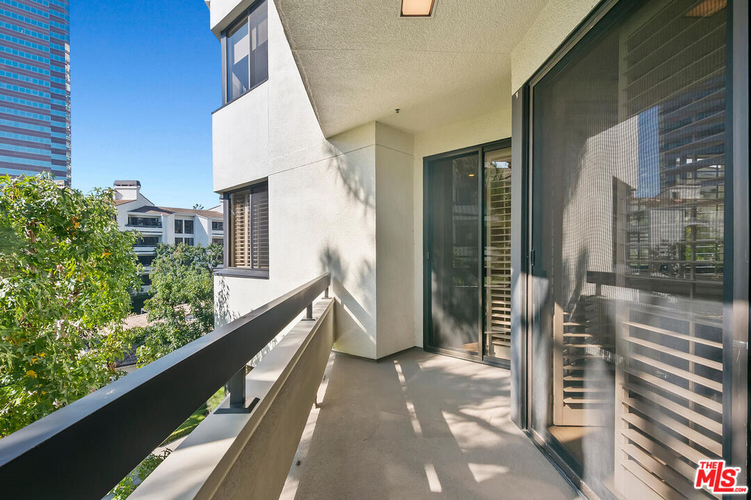 2131 Century Park Ln Unit: 307