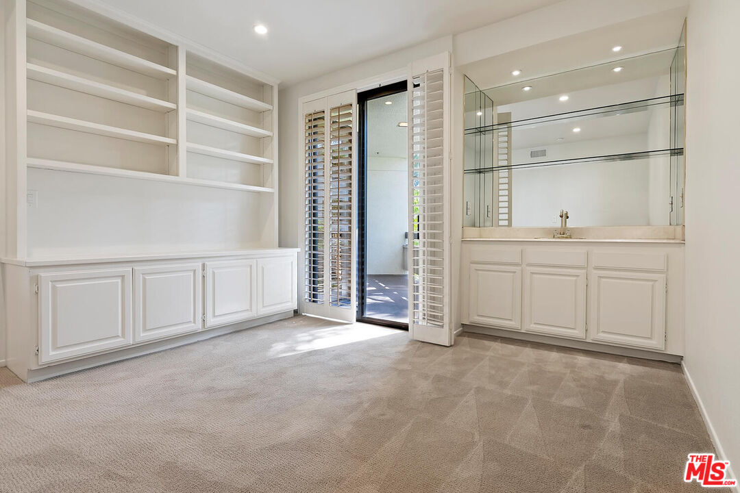 2131 Century Park Ln Unit: 307