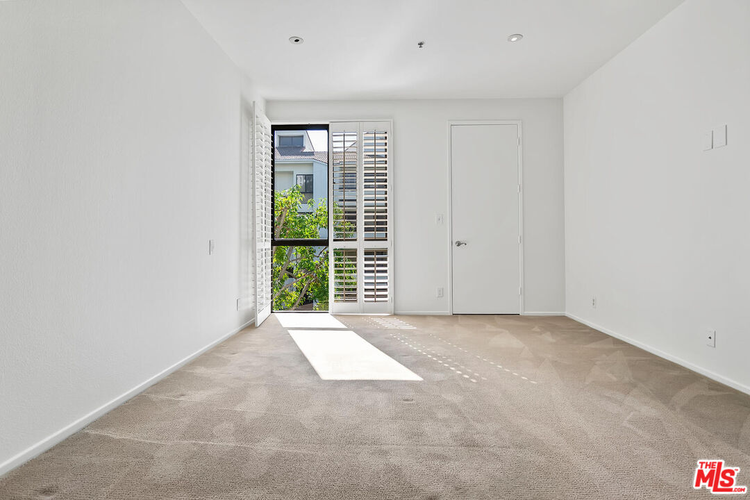 2131 Century Park Ln Unit: 307