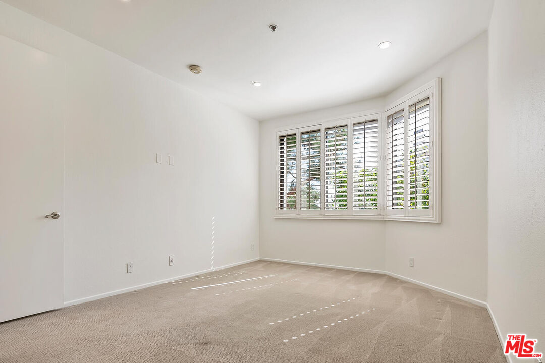 2131 Century Park Ln Unit: 307