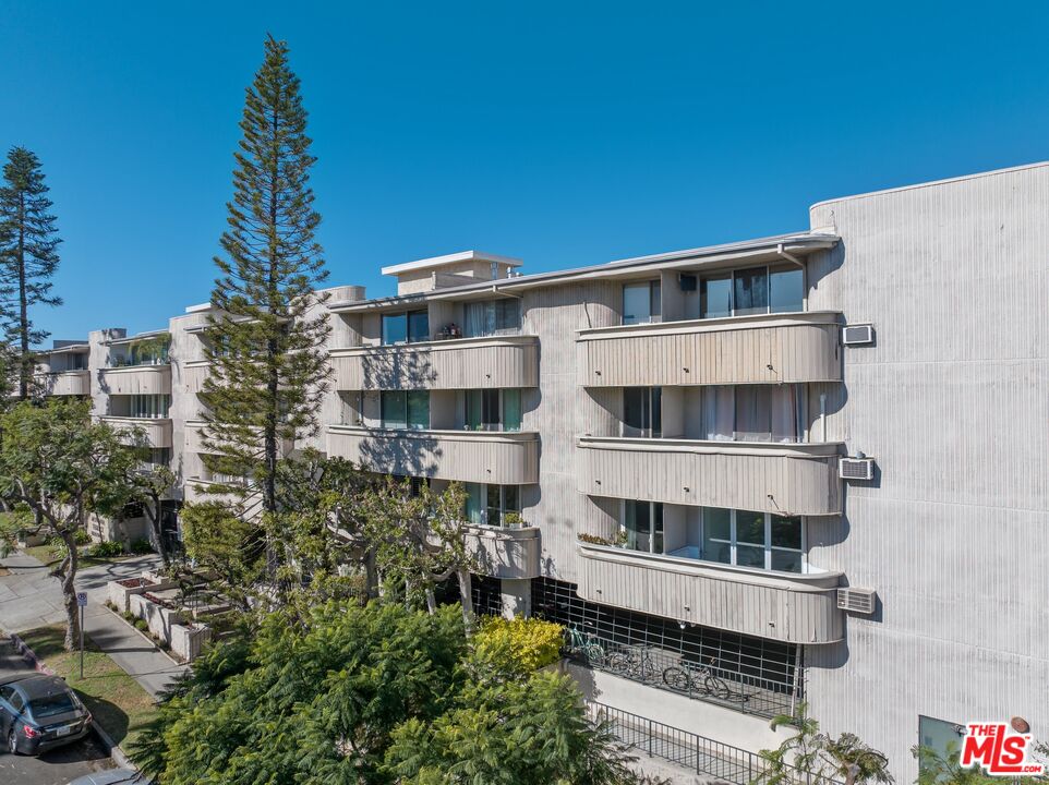 11645 Montana Ave Unit: 137