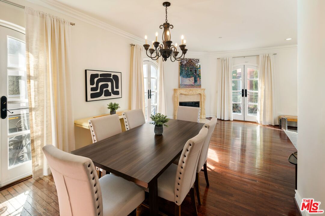 353 S Reeves Dr Unit: 202