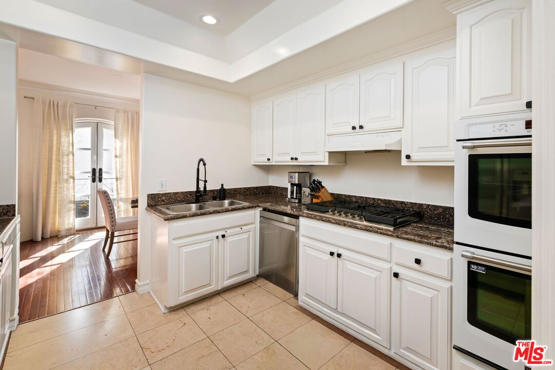 353 S Reeves Dr Unit: 202