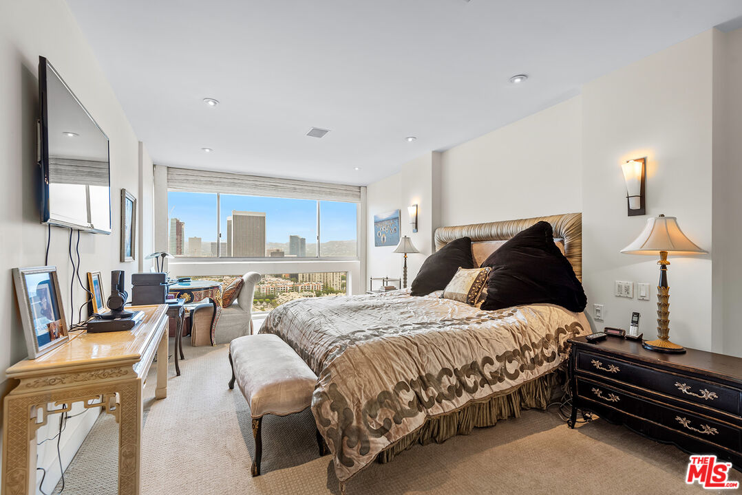 2222 Avenue Of The Stars Unit: 2503