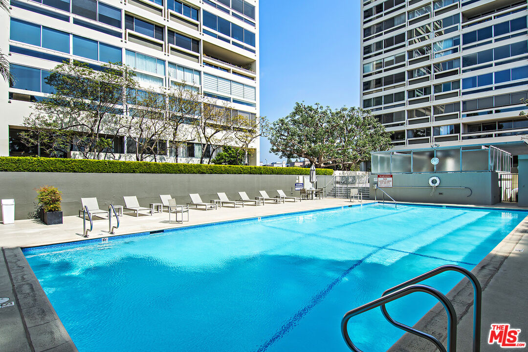 2222 Avenue Of The Stars Unit: 2503