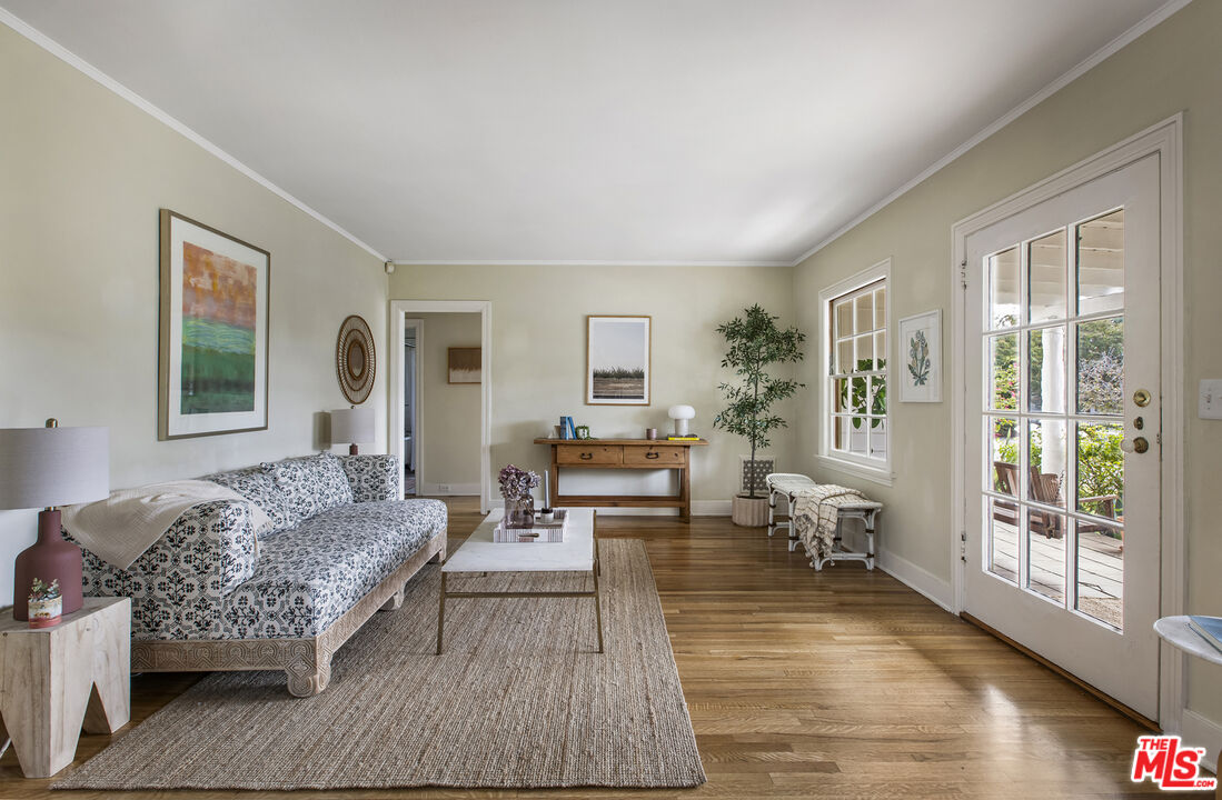 16 Oak Knoll Gardens Dr