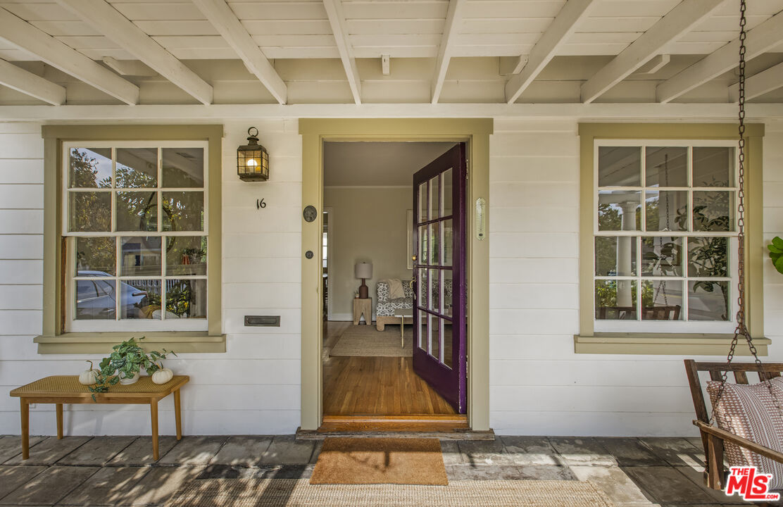 16 Oak Knoll Gardens Dr