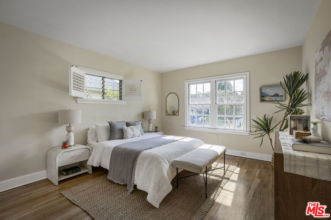 16 Oak Knoll Gardens Dr