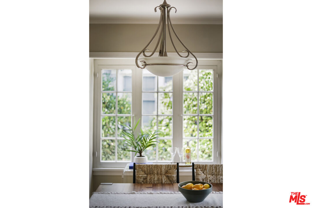 16 Oak Knoll Gardens Dr