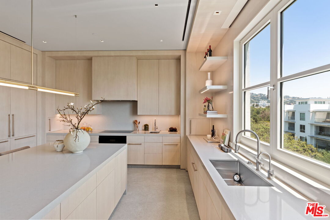 455 N Palm Dr Unit: PH