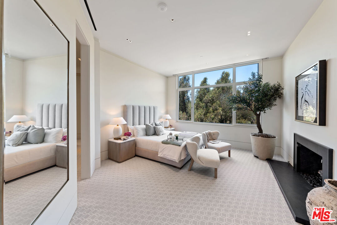 455 N Palm Dr Unit: PH