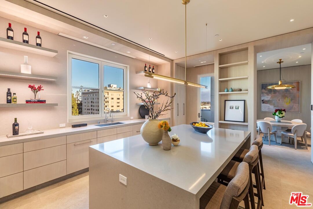 455 N Palm Dr Unit: PH