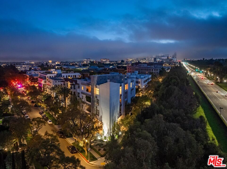 455 N Palm Dr Unit: PH