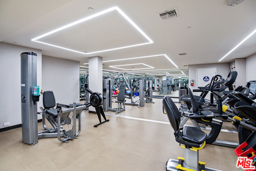 211 S Spalding Dr Unit: 109S