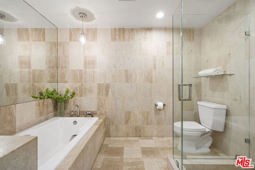 211 S Spalding Dr Unit: 109S