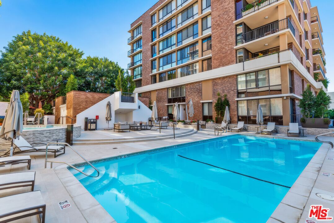 211 S Spalding Dr Unit: 109S